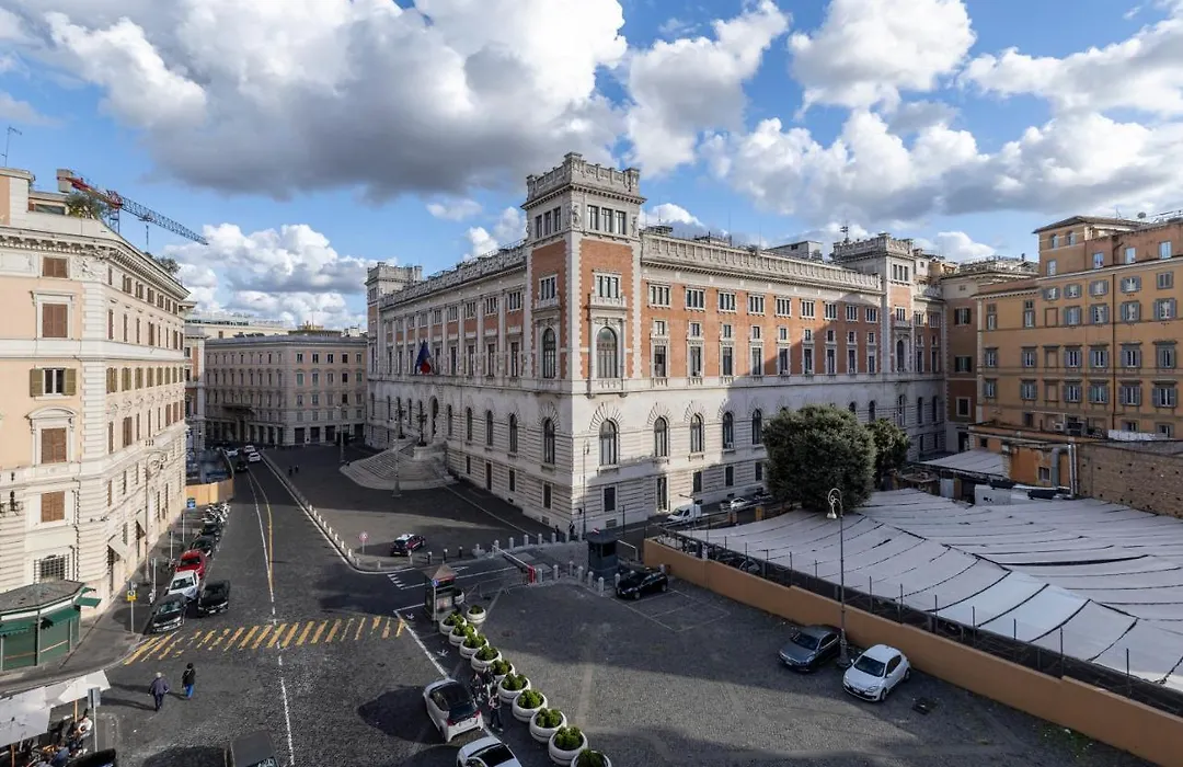 Parlamento Luxury Apartment-1